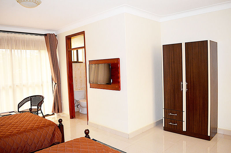 Marie'S Royale Hotel Kampala Exterior photo